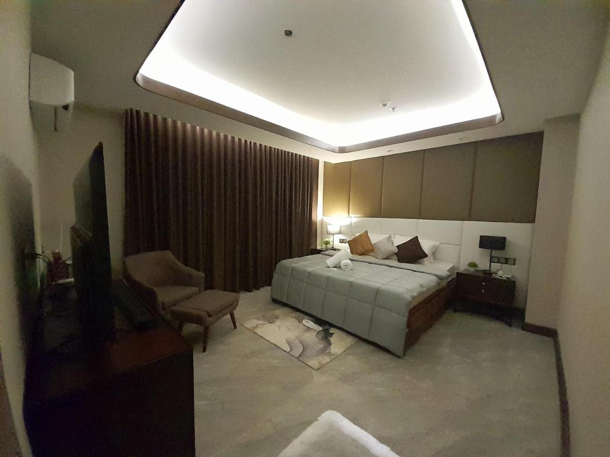 One Euphoria Prime Suite Hotel Angeles Ngoại thất bức ảnh