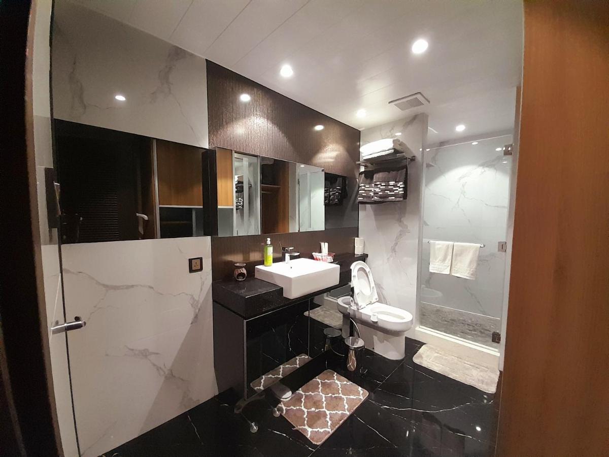 One Euphoria Prime Suite Hotel Angeles Ngoại thất bức ảnh