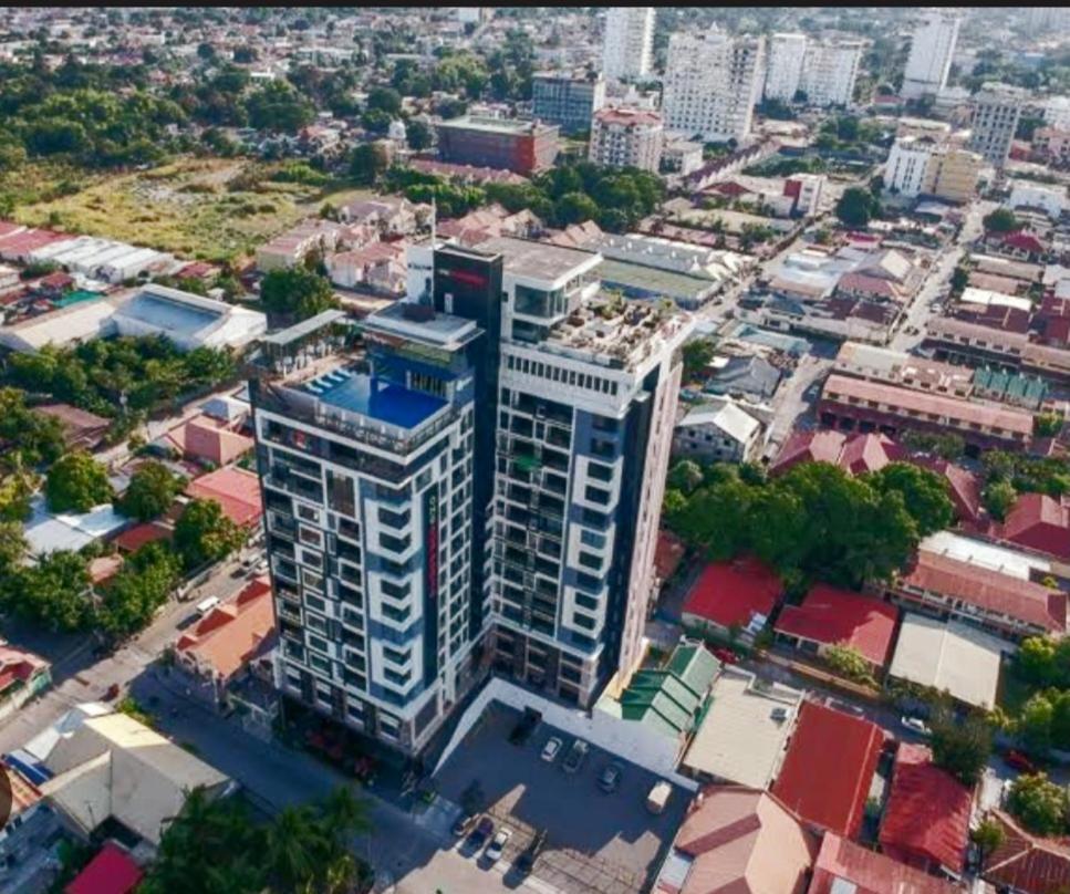 One Euphoria Prime Suite Hotel Angeles Ngoại thất bức ảnh