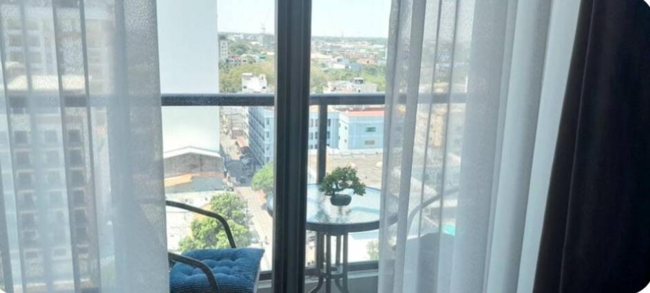 One Euphoria Prime Suite Hotel Angeles Ngoại thất bức ảnh