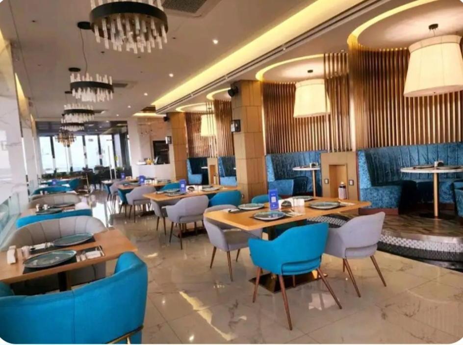One Euphoria Prime Suite Hotel Angeles Ngoại thất bức ảnh