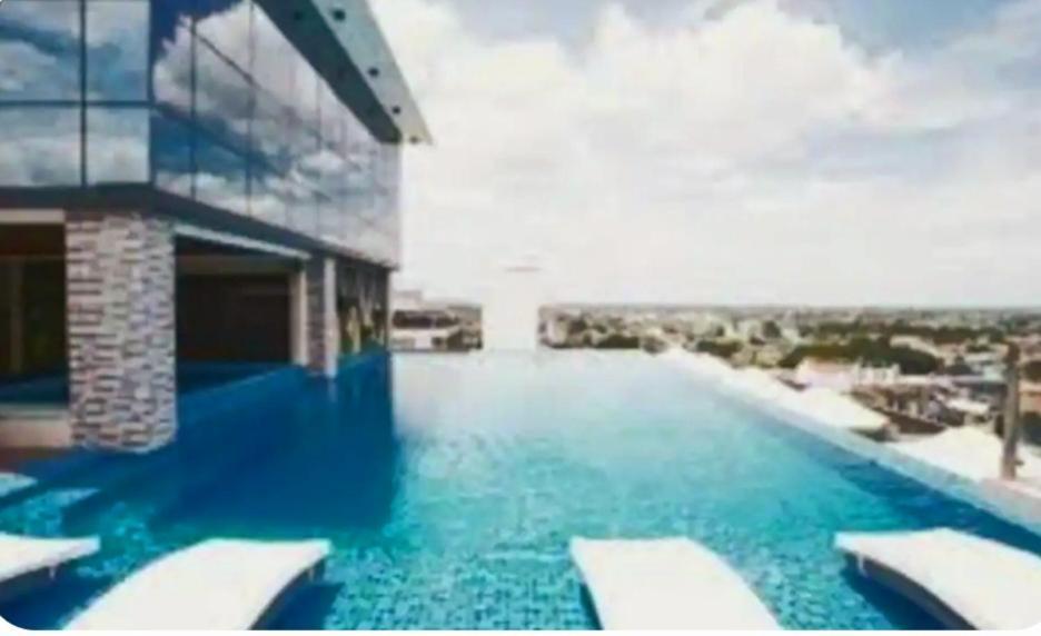 One Euphoria Prime Suite Hotel Angeles Ngoại thất bức ảnh