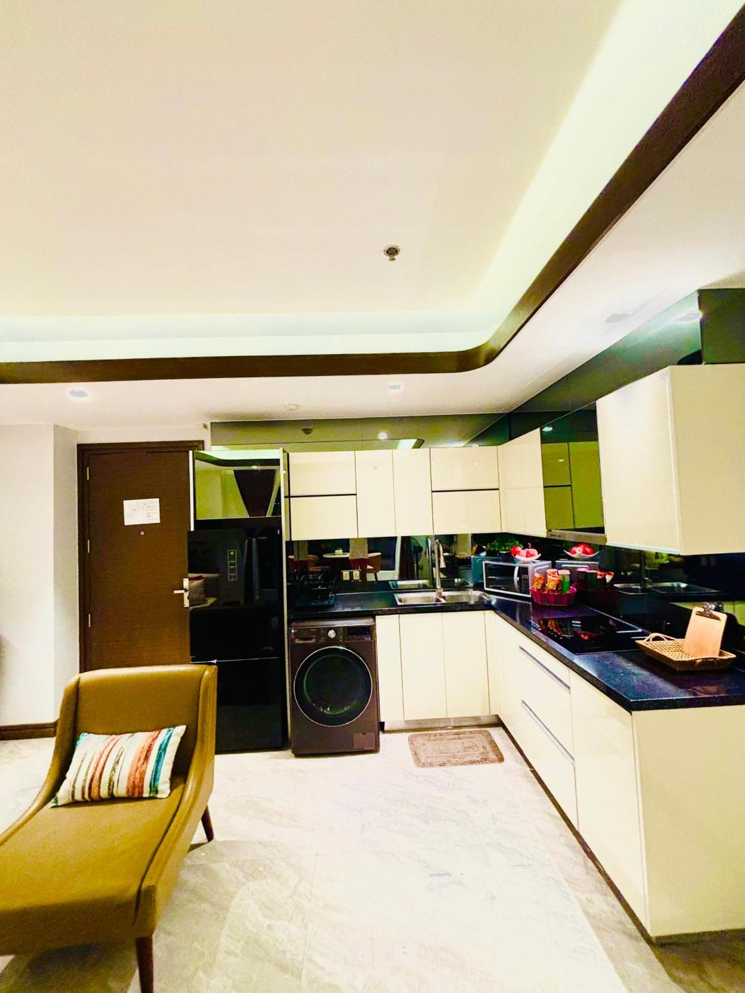 One Euphoria Prime Suite Hotel Angeles Ngoại thất bức ảnh