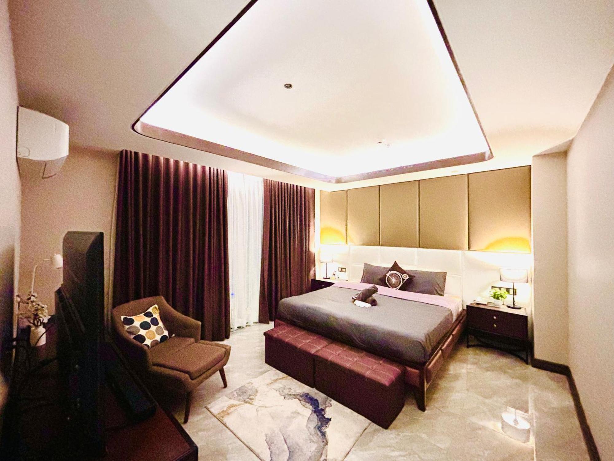 One Euphoria Prime Suite Hotel Angeles Ngoại thất bức ảnh