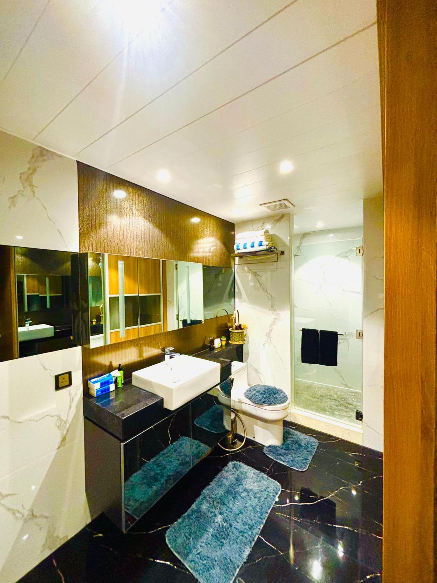 One Euphoria Prime Suite Hotel Angeles Ngoại thất bức ảnh