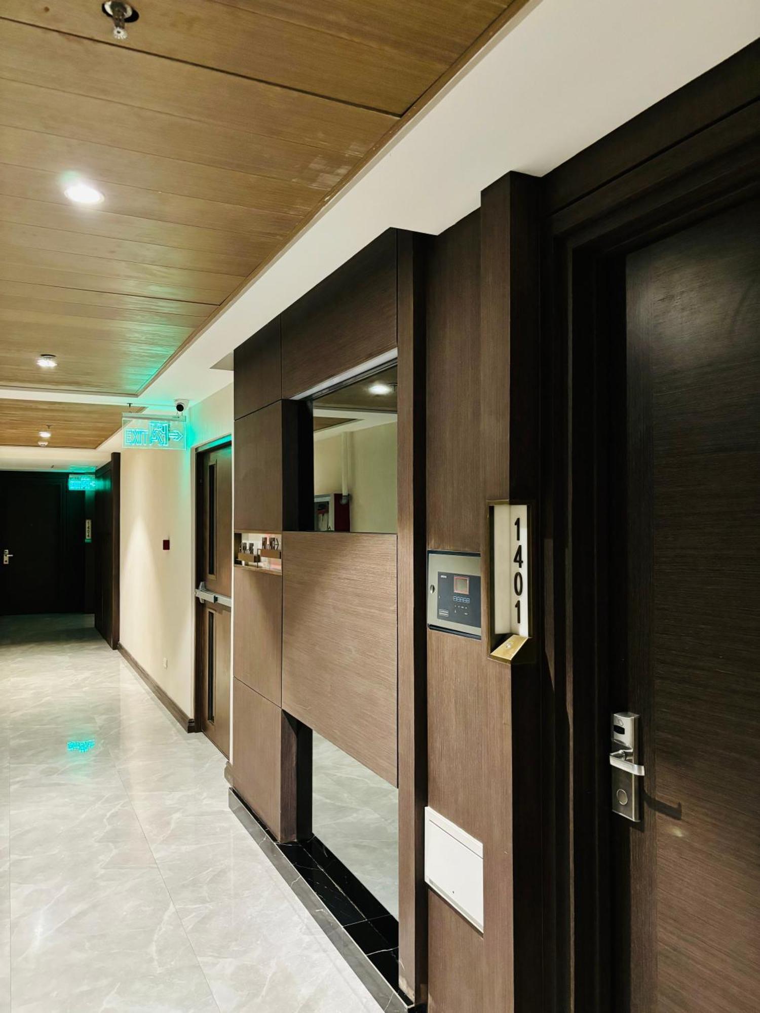 One Euphoria Prime Suite Hotel Angeles Ngoại thất bức ảnh
