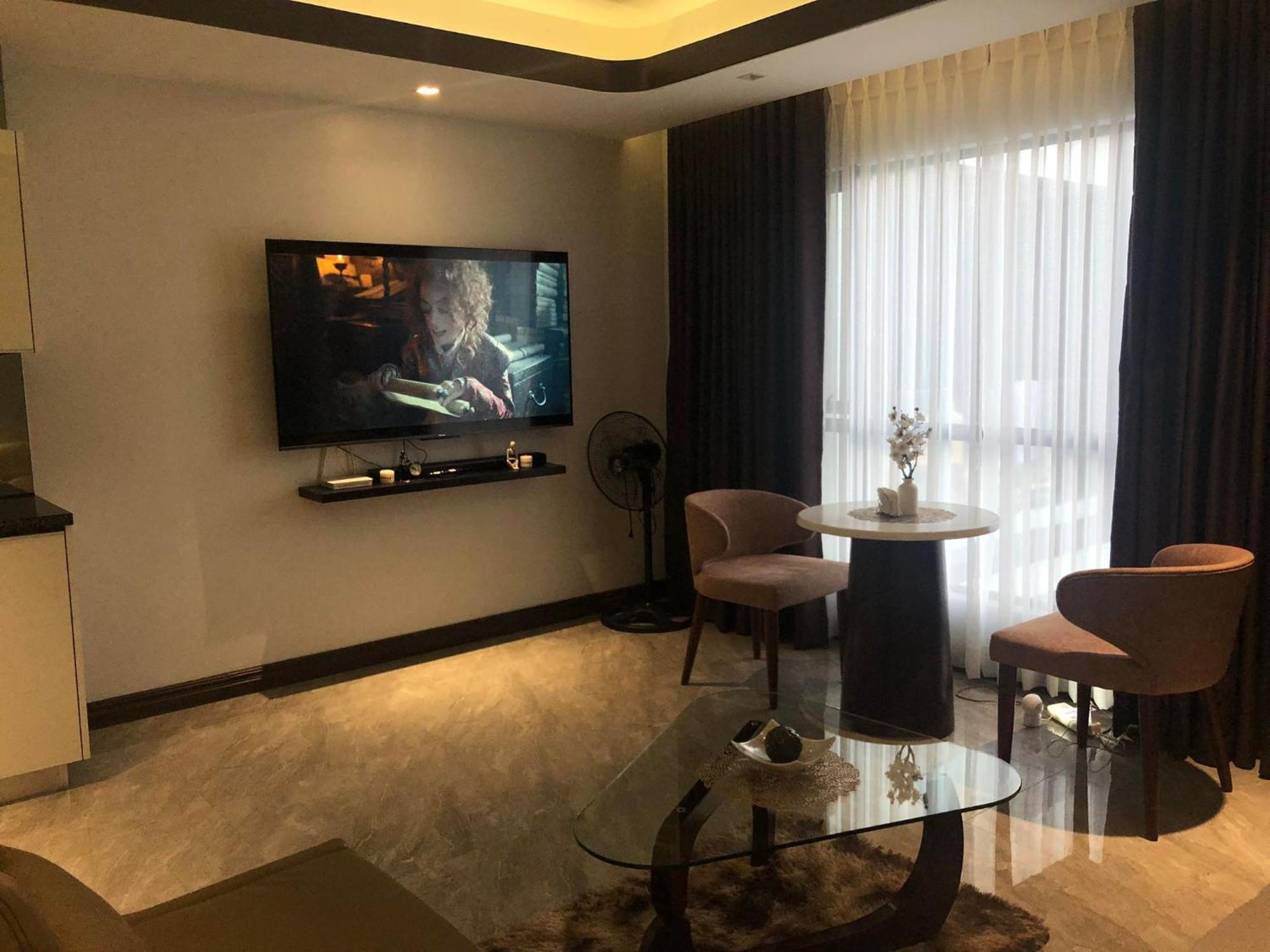 One Euphoria Prime Suite Hotel Angeles Ngoại thất bức ảnh